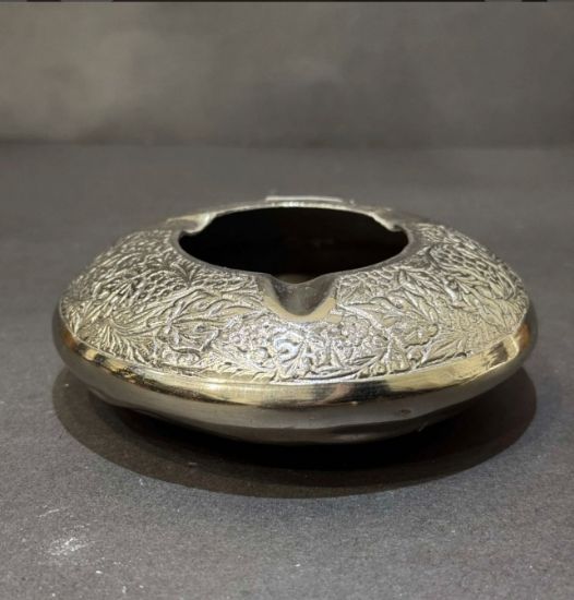 Picture of Vintage-style engraved Ashtray